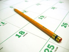 Bleistift auf einem Kalender
